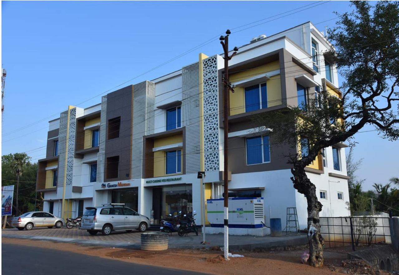 Ganesh Meridian Tiruppattur Ngoại thất bức ảnh